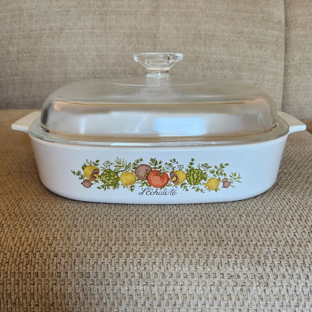 Vintage Corningware 2.5 L Spice of Life Large Casserole Dish and Trivet Mushroom